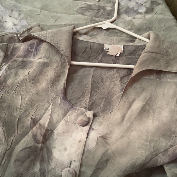 2PIECE SUIT WEAR. Soft and Flowing 100%Polyester - Picture 3 of 10